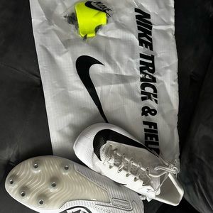 Track sprinting spikes